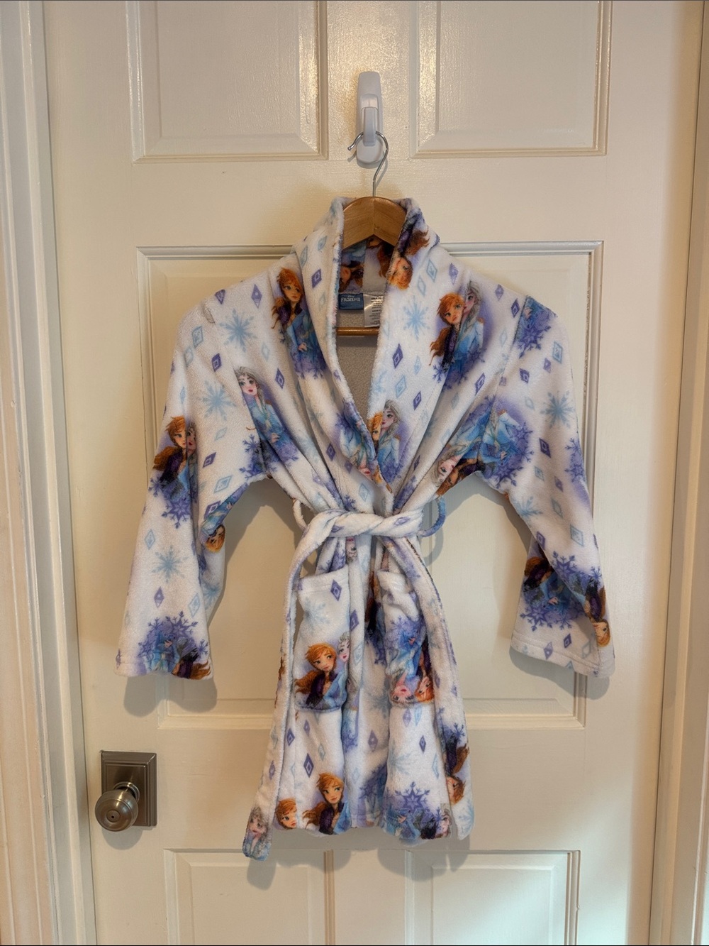 Girls Frozen II robe size 7/8